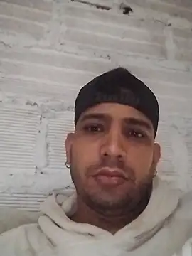 Snapshot of ashtoncooperr chatting on 11/24/25, 11:43 ashtoncooperr online show from 11/24/25, 11:43