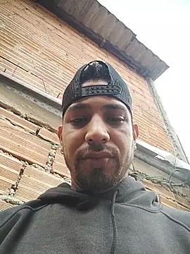 Snapshot of ashtoncooperr chatting on 12/14/25, 11:59 ashtoncooperr online show from 12/14/25, 11:59