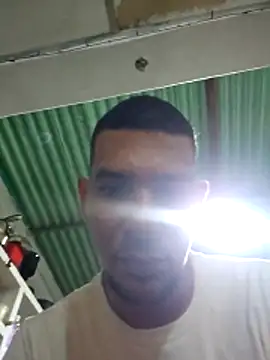 Snapshot of sexyboy_fox chatting on 12/16/25, 04:45 sexyboy fox online show from 12/16/25, 04:45