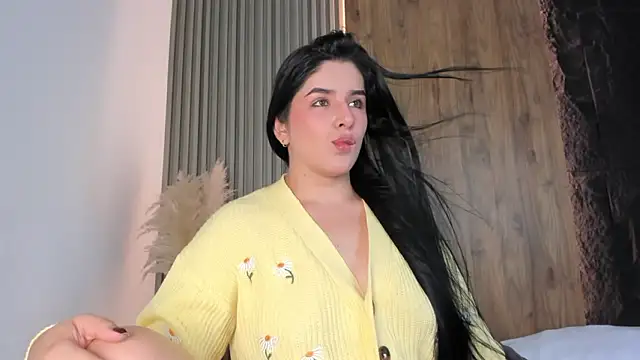 Snapshot of evelin_lopezz chatting on 03/13/26, 02:18 evelin lopezz online show from 03/13/26, 02:18