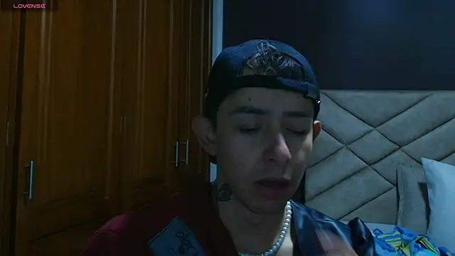 Aleecandrews online show from 10/30/25, 07:47