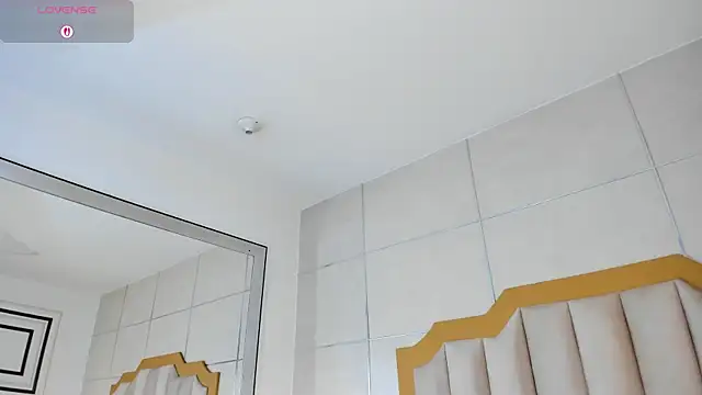 MaddieParker online show from 11/21/25, 07:56