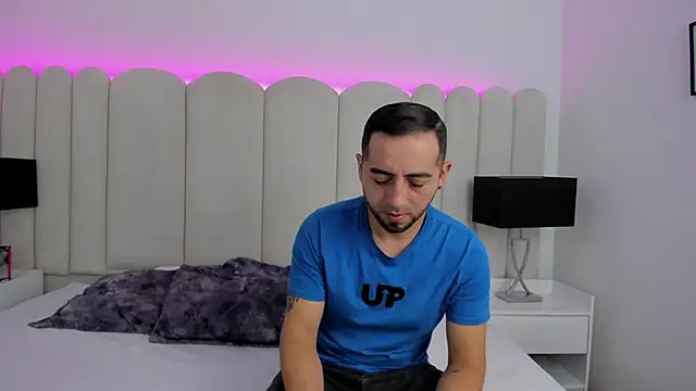 Snapshot of Lushian_ chatting on 11/08/25, 09:57 Lushian online show from 11/08/25, 09:57