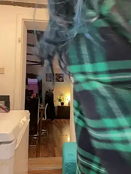 Snapshot of Seductively4_20 chatting on 02/04/26, 05:08 Seductively4 20 online show from 02/04/26, 05:08