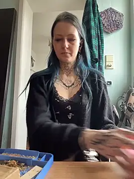 Snapshot of Seductively4_20 chatting on 02/16/26, 11:28 Seductively4 20 online show from 02/16/26, 11:28