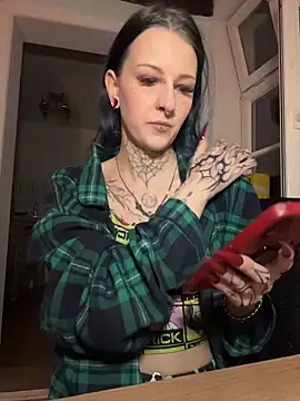 Snapshot of Seductively4_20 chatting on 02/17/26, 05:15 Seductively4 20 online show from 02/17/26, 05:15