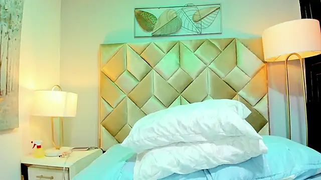 DanniaKross online show from 09/27/25, 09:25