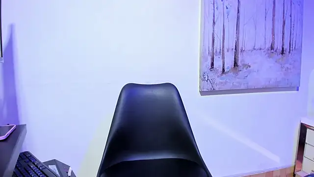 DanniaKross online show from 10/20/25, 08:42