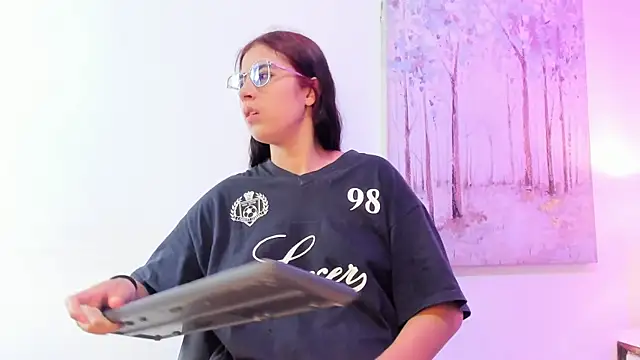 DanniaKross online show from 12/03/25, 07:56