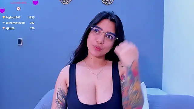 Snapshot of KamilaBetancourt chatting on 06/21/26, 12:13 KamilaBetancourt online show from 06/21/26, 12:13