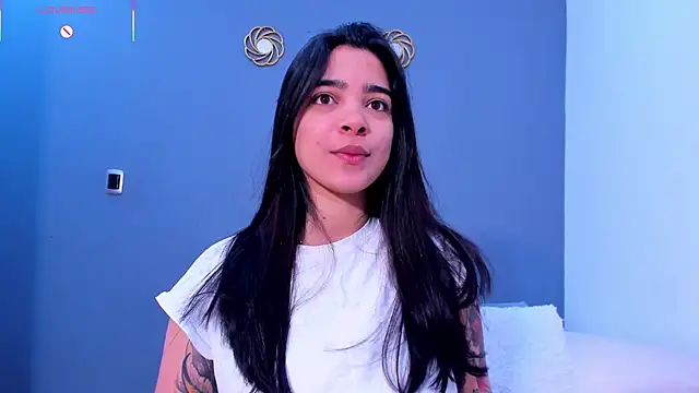 Snapshot of KamilaBetancourt chatting on 07/04/26, 12:44 KamilaBetancourt online show from 07/04/26, 12:44