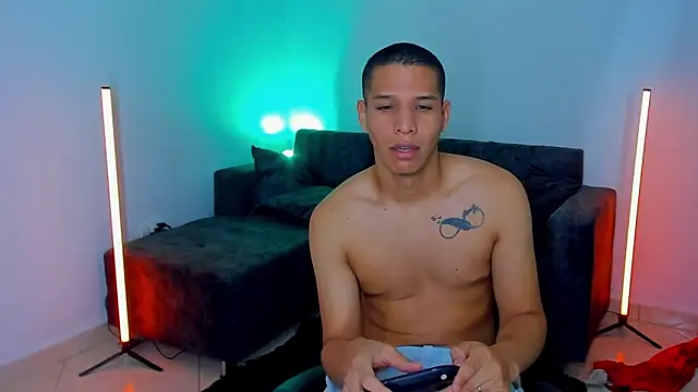 Snapshot of Latin_Boyss_ chatting on 10/10/25, 06:51 Latin Boyss  online show from 10/10/25, 06:51
