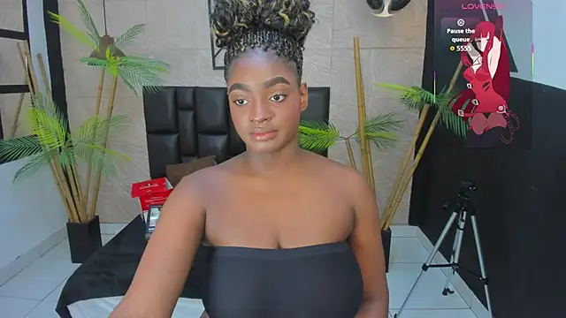 Snapshot of alana_bonny chatting on 09/19/25, 03:45 alana bonny online show from 09/19/25, 03:45