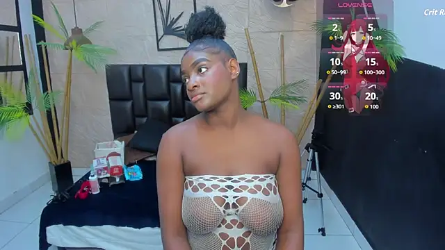 Snapshot of alana_bonny chatting on 10/21/25, 12:39 alana bonny online show from 10/21/25, 12:39