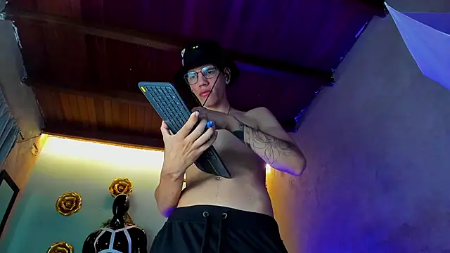 david huge online show from 11/05/25, 01:33