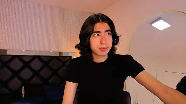 ryo light online show from 10/29/25, 07:48