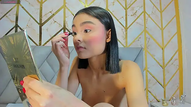 Snapshot of Cassidy_14 chatting on 10/07/25, 07:44 Cassidy 14 online show from 10/07/25, 07:44