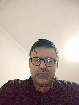 Snapshot of LeoMaduroSP chatting on 10/27/25, 12:31 LeoMaduroSP online show from 10/27/25, 12:31