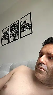 Snapshot of LeoMaduroSP chatting on 02/02/26, 01:32 LeoMaduroSP online show from 02/02/26, 01:32