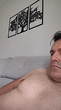 Snapshot of LeoMaduroSP chatting on 02/14/26, 03:31 LeoMaduroSP online show from 02/14/26, 03:31