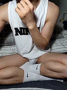 Snapshot of icejuljulju chatting on 01/19/26, 01:37 icejuljulju online show from 01/19/26, 01:37