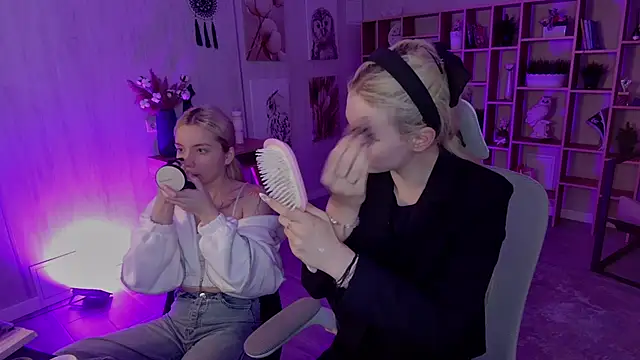 Snapshot of AvaDaviis chatting on 09/20/25, 04:46 AvaDaviis online show from 09/20/25, 04:46