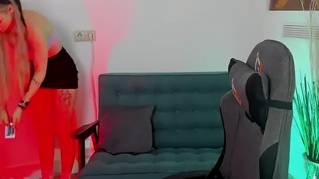 Snapshot of AvaDaviis chatting on 10/08/25, 01:42 AvaDaviis online show from 10/08/25, 01:42