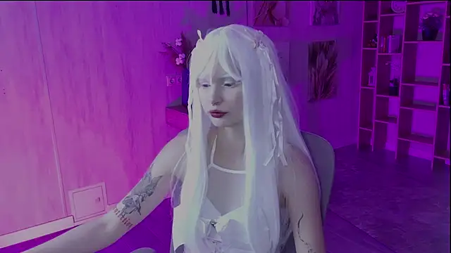 Snapshot of AvaDaviis chatting on 10/12/25, 07:51 AvaDaviis online show from 10/12/25, 07:51