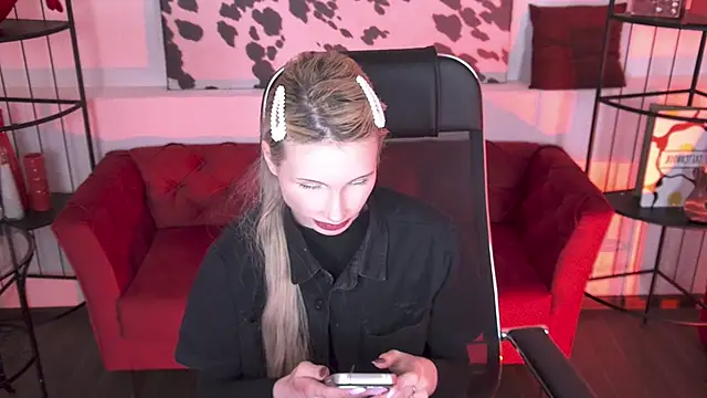 Snapshot of AvaDaviis chatting on 02/15/26, 01:31 AvaDaviis online show from 02/15/26, 01:31