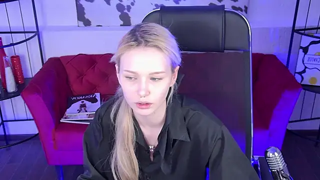 Snapshot of AvaDaviis chatting on 02/25/26, 01:32 AvaDaviis online show from 02/25/26, 01:32