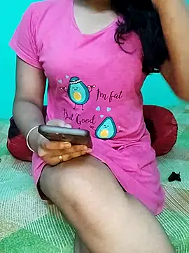 Snapshot of Arshii chatting on 09/08/25, 03:33 Arshii online show from 09/08/25, 03:33