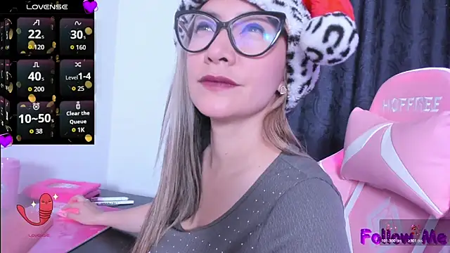 Snapshot of TilaTequila_15 chatting on 12/15/25, 03:49 TilaTequila 15 online show from 12/15/25, 03:49