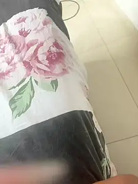 Snapshot of Mmsant21 chatting on 12/18/25, 02:56 Mmsant21 online show from 12/18/25, 02:56