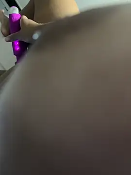 Snapshot of Mmsant21 chatting on 03/11/26, 01:33 Mmsant21 online show from 03/11/26, 01:33