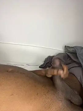 Snapshot of Kingdinyxxx chatting on 11/29/25, 07:00 Kingdinyxxx online show from 11/29/25, 07:00