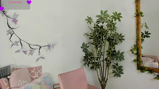 valerieMattson online show from 11/25/25, 05:02