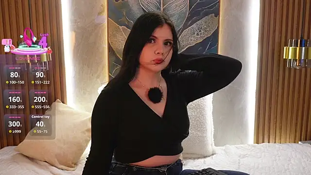 Snapshot of issa_baby2 chatting on 11/25/25, 03:28 issa baby2 online show from 11/25/25, 03:28