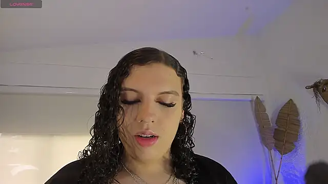 Snapshot of catleya_noire chatting on 11/28/25, 08:22 catleya noire online show from 11/28/25, 08:22