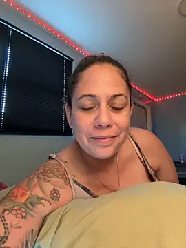 PrettyKittyMia online show from 10/11/25, 07:56