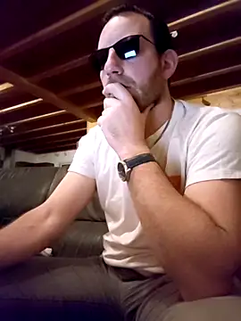 Snapshot of BrunJulienMetis chatting on 02/11/26, 08:03 BrunJulienMetis online show from 02/11/26, 08:03