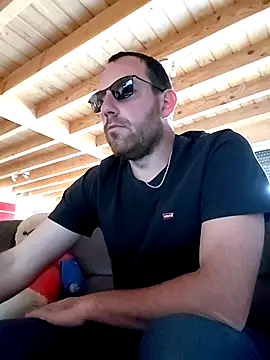 Snapshot of BrunJulienMetis chatting on 03/21/26, 10:09 BrunJulienMetis online show from 03/21/26, 10:09