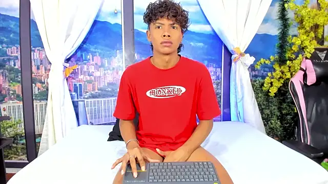 MilthonDelis online show from 12/14/25, 03:01