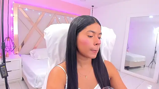 Snapshot of samantaa_shy chatting on 02/08/26, 03:32 samantaa shy online show from 02/08/26, 03:32