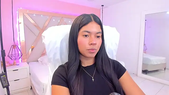 Snapshot of samantaa_shy chatting on 02/09/26, 02:15 samantaa shy online show from 02/09/26, 02:15