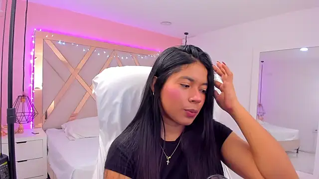 Snapshot of samantaa_shy chatting on 02/11/26, 03:00 samantaa shy online show from 02/11/26, 03:00