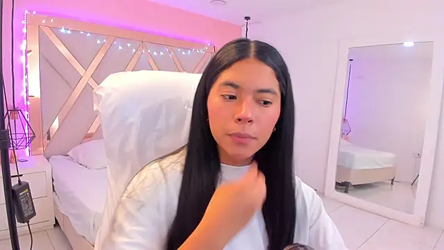 Snapshot of samantaa_shy chatting on 02/12/26, 02:06 samantaa shy online show from 02/12/26, 02:06