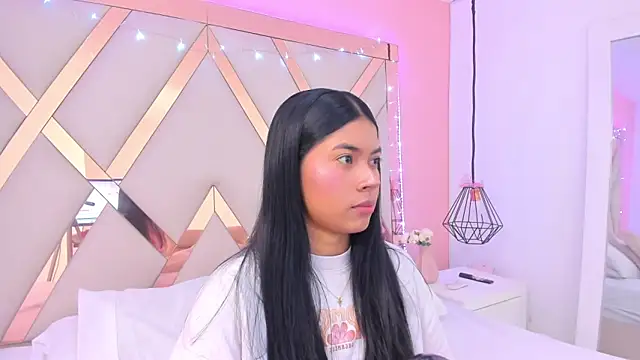 Snapshot of samantaa_shy chatting on 02/23/26, 10:51 samantaa shy online show from 02/23/26, 10:51