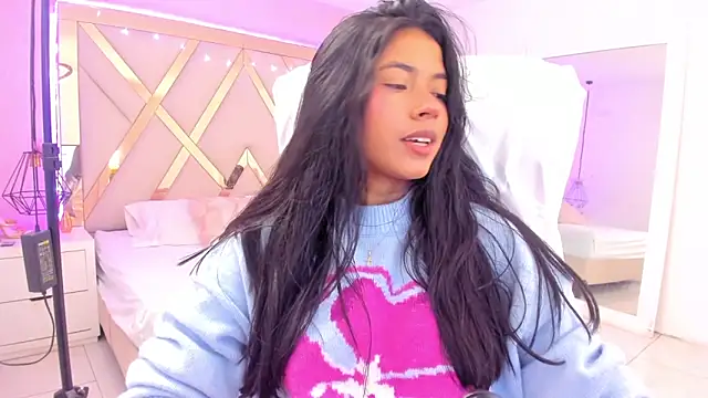 Snapshot of samantaa_shy chatting on 03/12/26, 02:39 samantaa shy online show from 03/12/26, 02:39