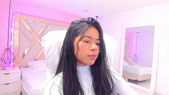 Snapshot of samantaa_shy chatting on 03/15/26, 02:06 samantaa shy online show from 03/15/26, 02:06