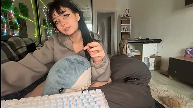 nikoli naw online show from 12/05/25, 06:22